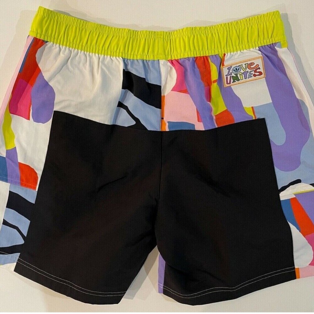 Adidas Originals Love Unites Woven Shorts Gender Neutral H43974 Size Large NWT - Picture 3 of 8